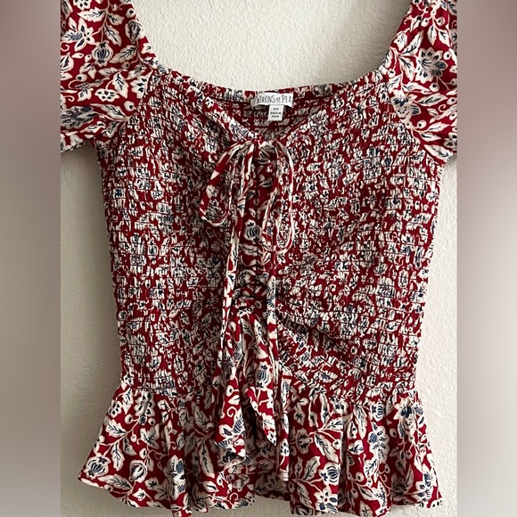 Patrons of Peace cropped blouse with poofy sleeves, smocking, and peplum. XS - Picture 2 of 8